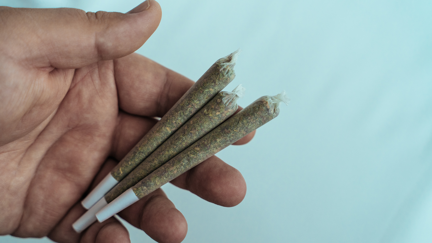 5 Benefits of Smoking High CBD Weed 